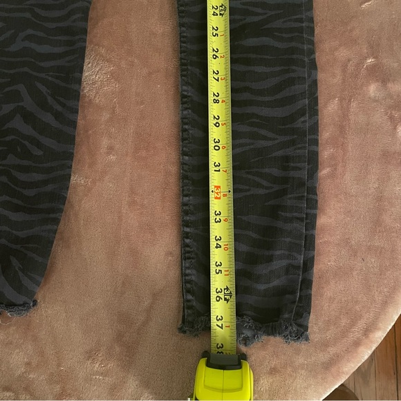 Zara Animal Print Premium Denim - Picture 8 of 12